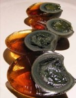 1261387645_century-egg-04.jpg